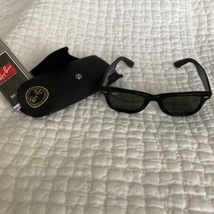 Ray Ban wayfarer black sunglasses